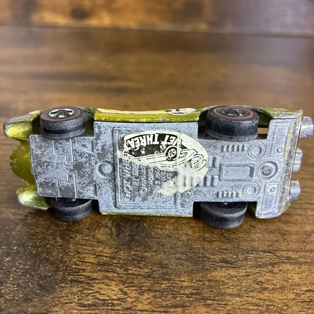 Hot Wheels 1970 Redline YELLOW JET THREAT